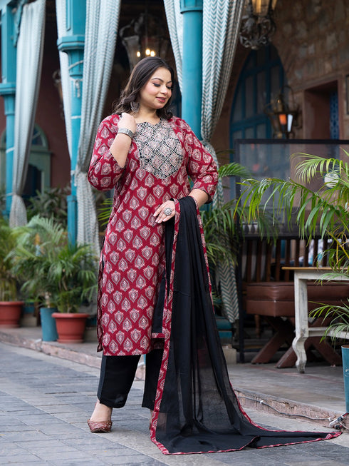 Women Plus Size Red Pure Cotton Kurta Set With Dupatta